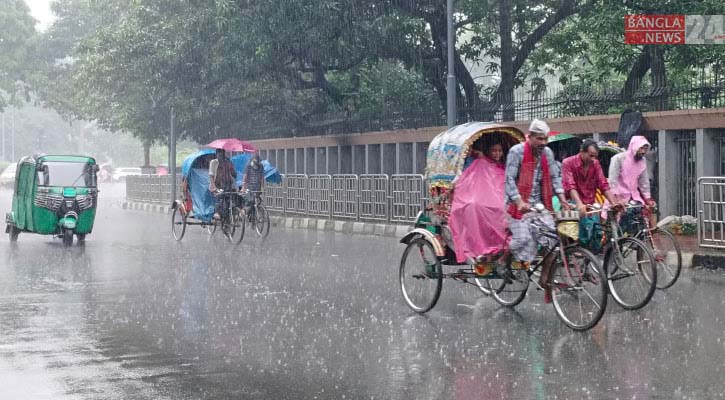 অতিভারী বৃষ্টিতে পাহাড় ধসের শঙ্কা